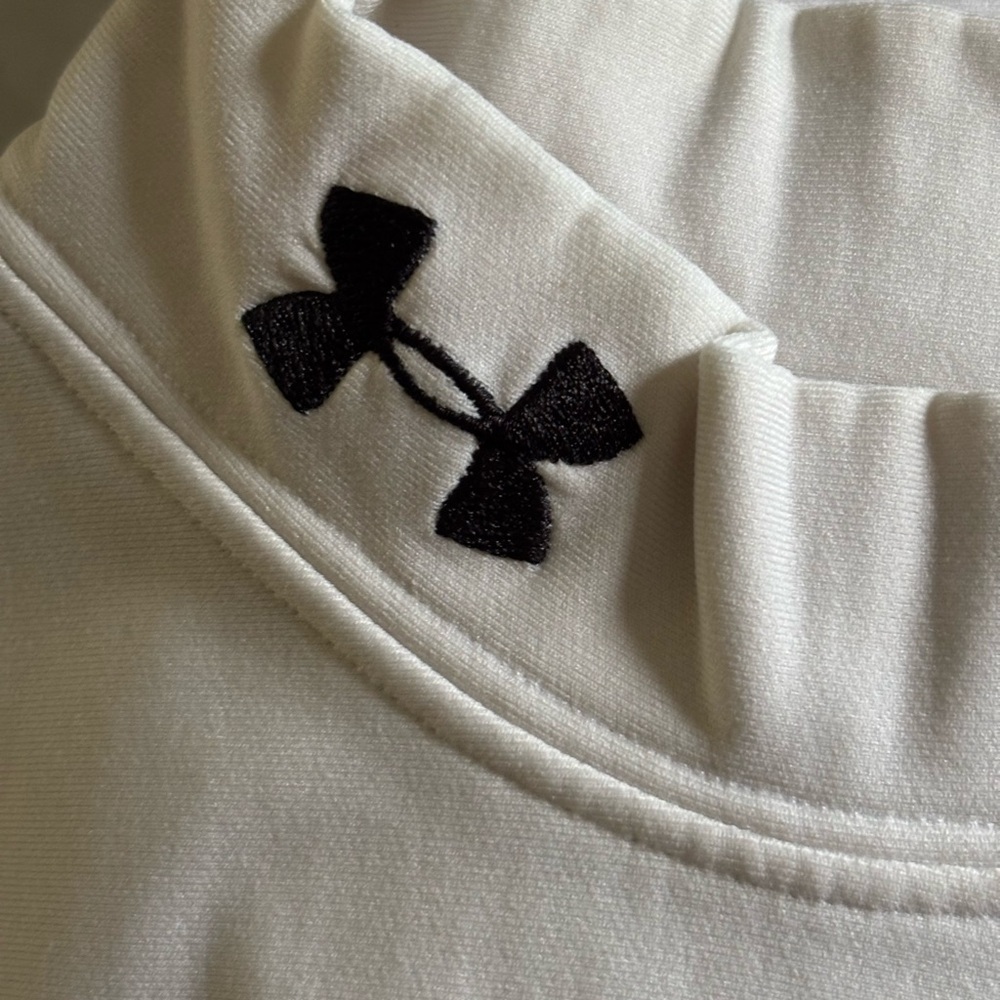 Under Armour White Performance Top - Picture 2 of 7